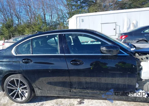 2021 BMW 330I xDrive z USA, uszkodzony, nr VIN 3MW5R7J04M8B88548